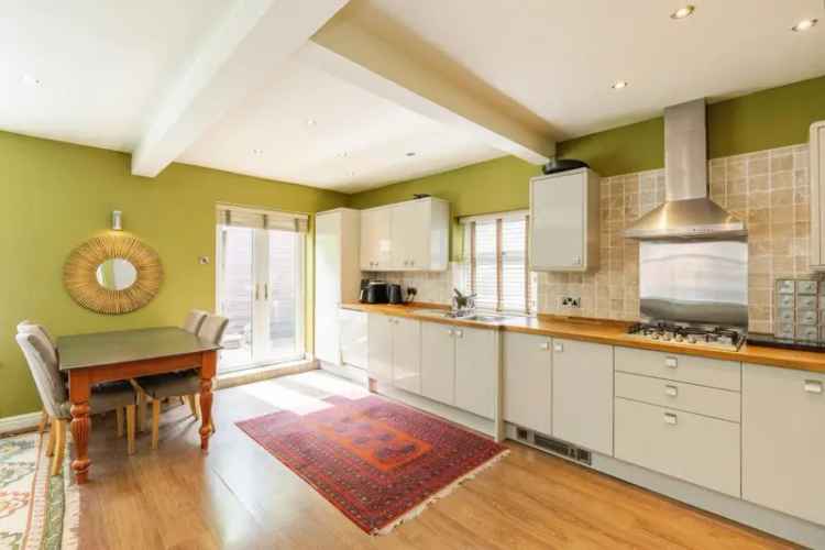 3 Bedroom Detached House For Sale Near Salford Royal Hospital