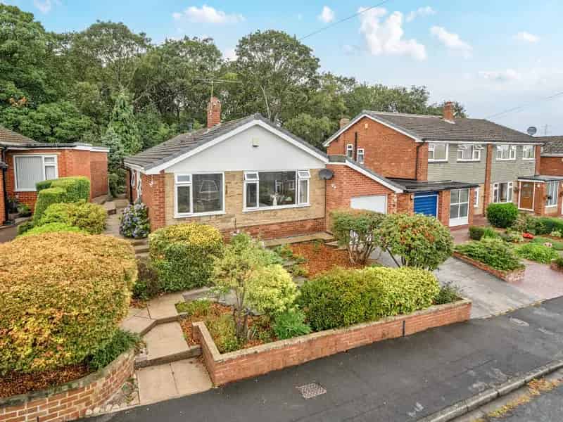 Stunning 3-Bed Detached Bungalow Wakefield WF2
