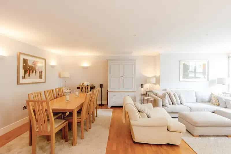 3 Bedroom Flat for Sale