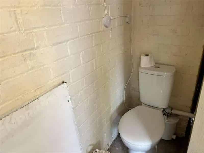 1 Bed Commercial Property for Sale - Investment Opportunity