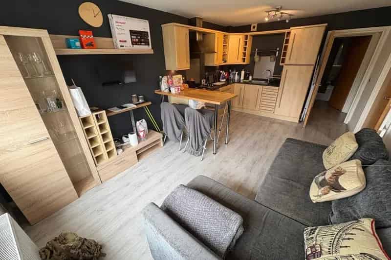 2 Double Bedroom Furnished Apartment Near Rugby Stadium M1 Access