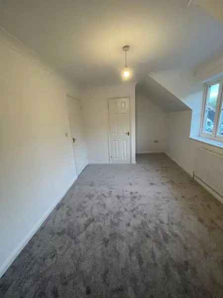 House For Rent in Borough of Runnymede, England