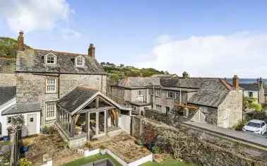 House For Sale in Charlestown, England