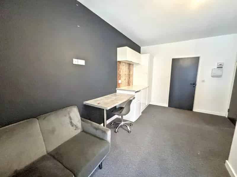 1 Bedroom House Share: Modern Studio for Students and Professionals
