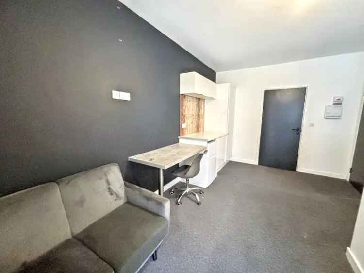 1 Bedroom House Share: Modern Studio for Students and Professionals