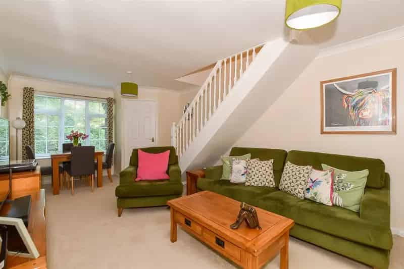 2 Bedroom End Terrace House For Sale