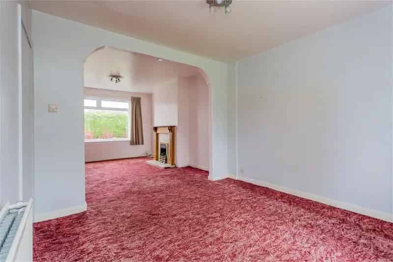 3 Bed Semi-Detached House with 2 Reception Rooms