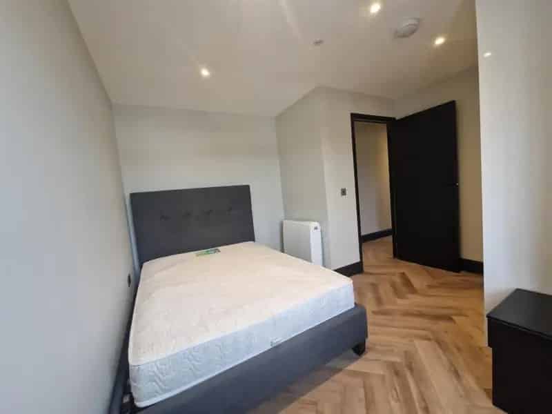 1 Bedroom Apartment Bartholomews Brighton Available May