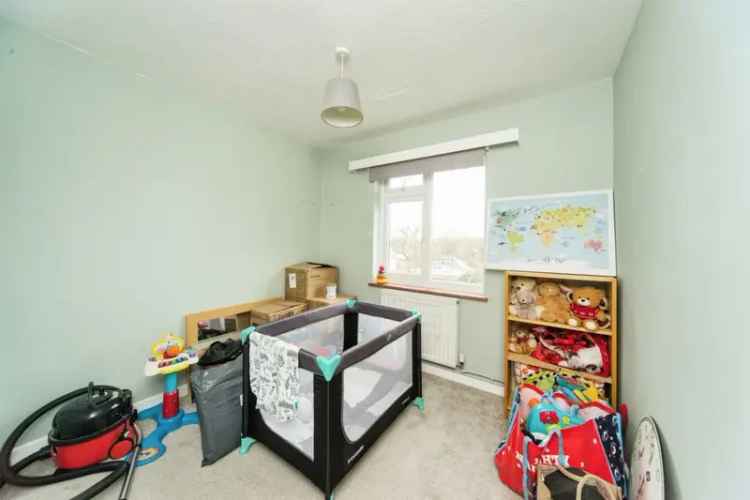 Two Three Bedroom Apartment with Garage Near Broad Oak Park