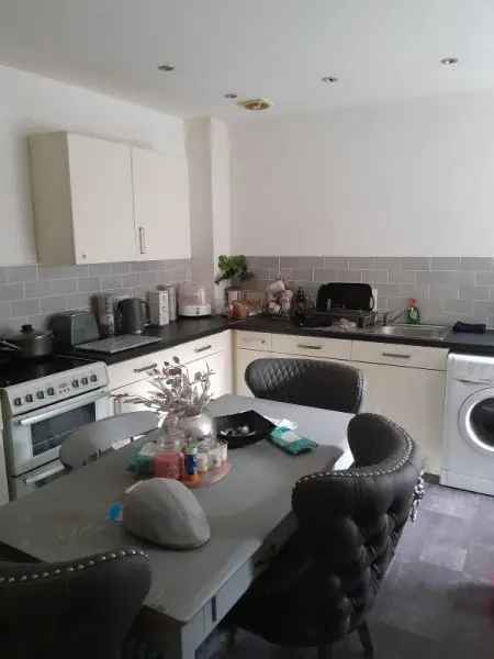 Beautiful Large 2 Bed Flat