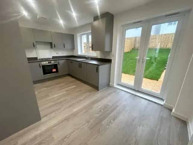 2 Bedroom House with Driveway and Garden Zero Deposit Available
