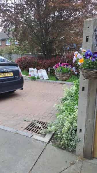2 Bedroom Semi-Detached House Surrey Hills Disabled Access Large Garden