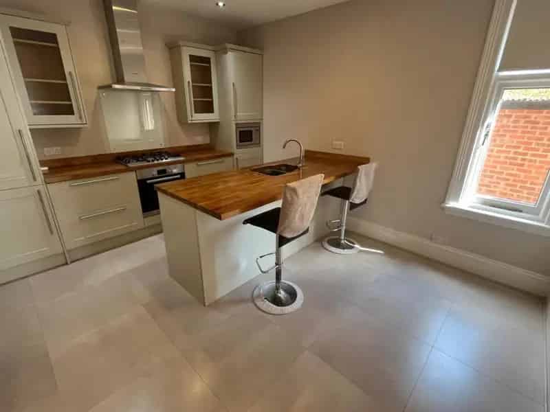 2 Bedroom Flat For Sale - Edwardian Conversion