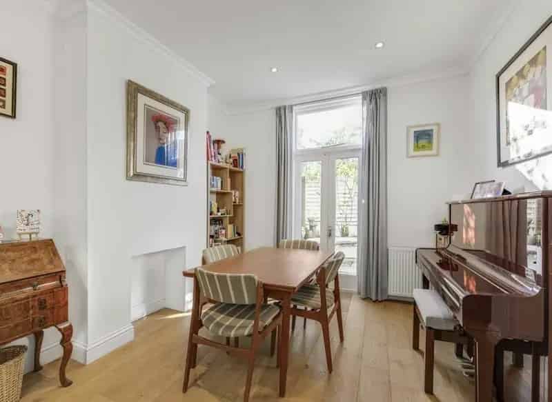 Three Bedroom Victorian House near Ravenscourt Park