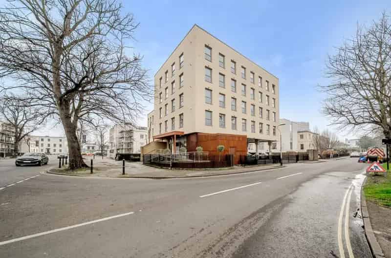 1 Bedroom Apartment for Sale