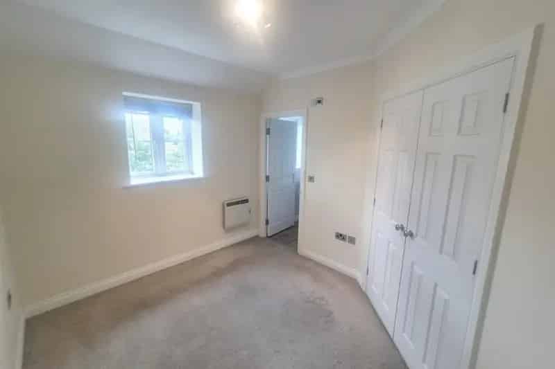 Two Bedroom Apartment Martock Available Now 975 pcm