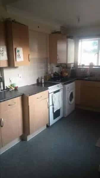 Spacious 1920s House 2 Bedrooms Garden Shed Near Family