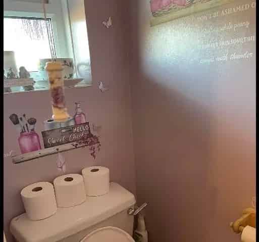 3-Bedroom Terraced House Near Shops and Forest