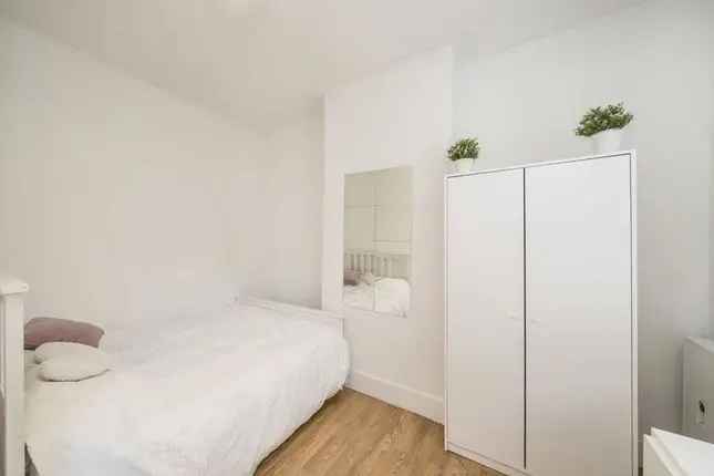 Terraced House for Sale near Kensington High Street
