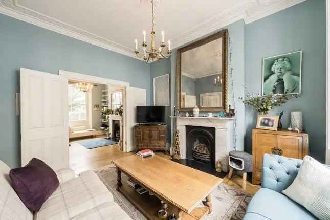 Family Home for Sale in Chelsea SW3 2300sqft 3-bed