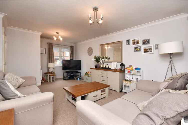 House For Sale in Leeds, England