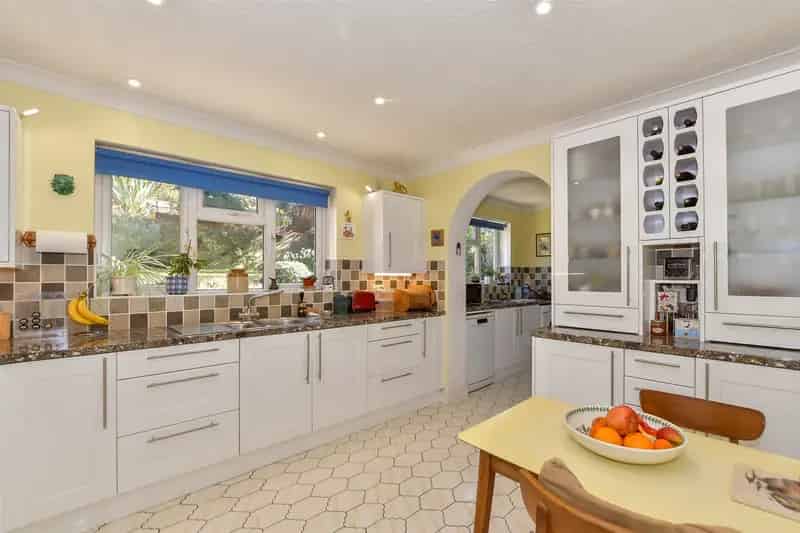 5 Bedroom Detached House for Sale in Bearsted