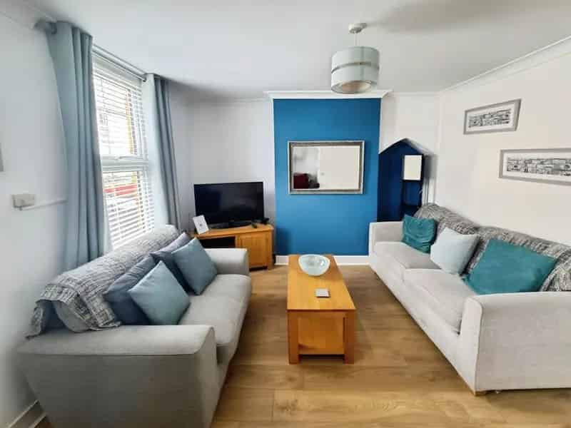 2 bedroom House
 To Rent