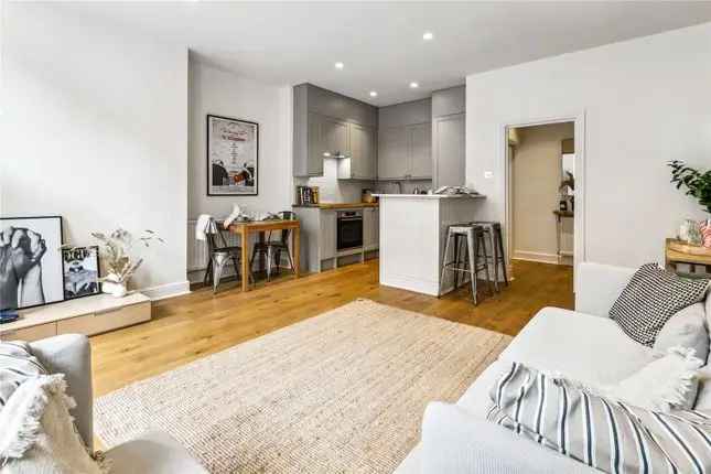 Flat to rent in Nottingham Place, Marylebone W1U