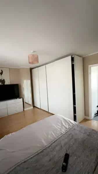 2-Bed House Near Amenities and Transport Links