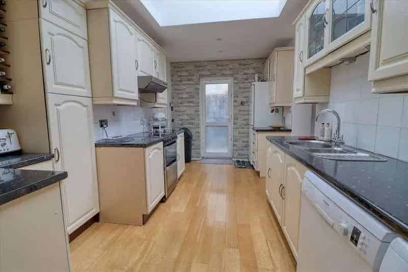 3 Bed Detached Bungalow For Sale No Onward Chain