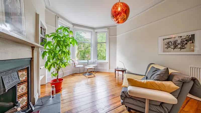 1 Bedroom Flat for Sale in Shawlands