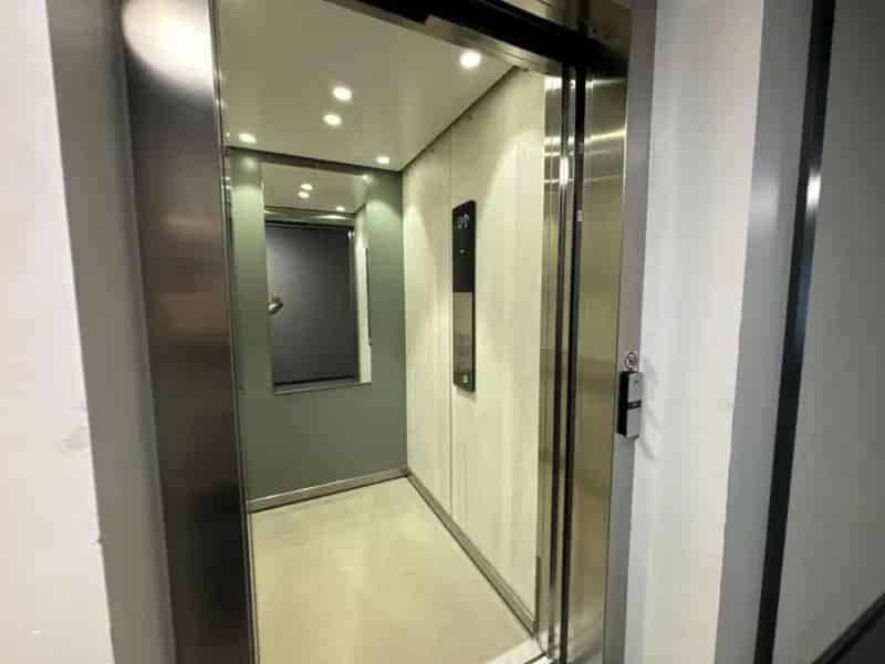 2 Bed Flat for Sale Bristol - 2 Double Bedrooms, Balcony, Parking