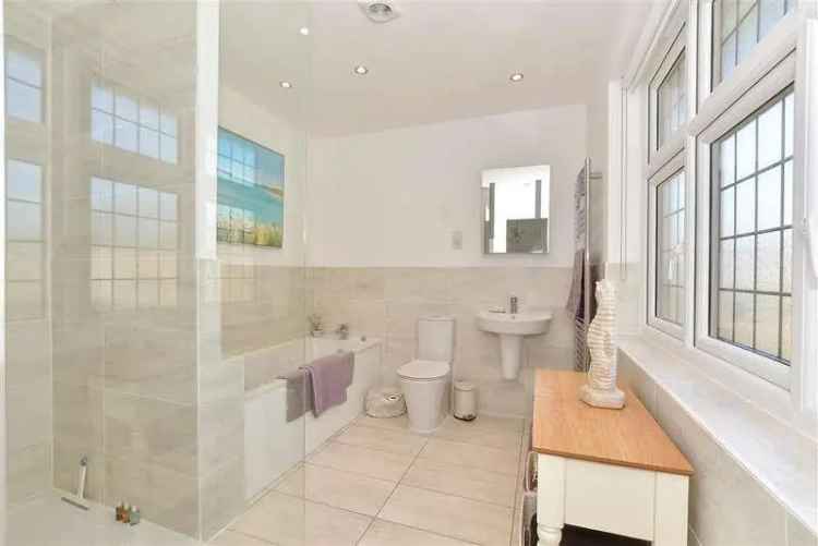3 Bed Detached House For Sale