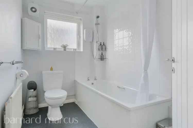 Spacious Apartment near East Surrey Hospital Redhill Reigate