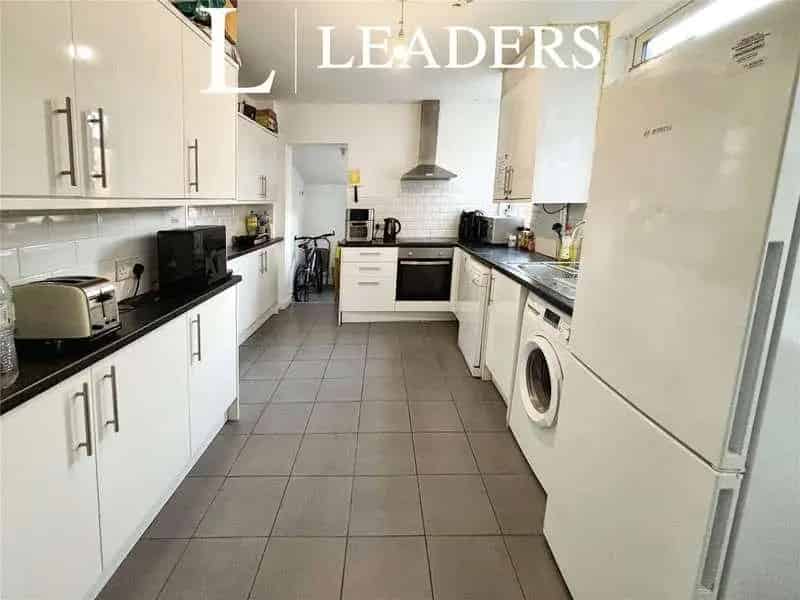 6 Bed HMO House for Sale - High Rental Yield