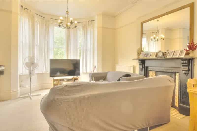 One Bedroom Apartment Near Reading Town Centre
