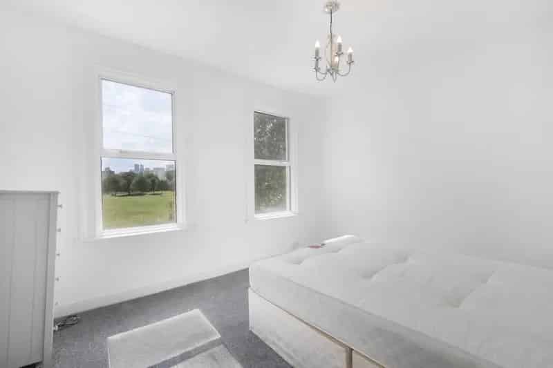 2 3 Bedroom Victorian Terrace House Near Canning Town