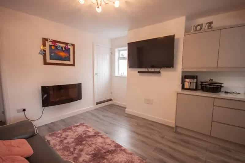 2 Bedroom House For Sale Hunters Burntwood