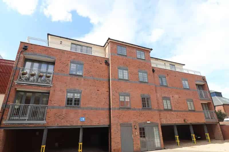 3 Bedroom Penthouse Apartment City Centre To Rent