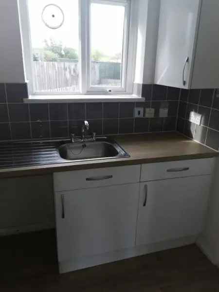 Bungalow For Rent in Hertsmere, England