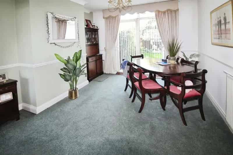 3 Bedroom Semi Detached House for Sale Stechford B33
