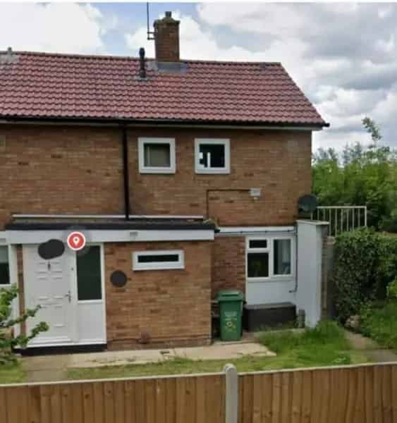Large 2 Bedroom House with Huge Garden
