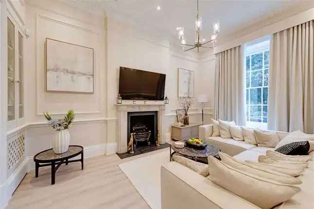 Four Bedroom Apartment in London SW7