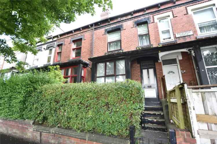 House For Sale in Leeds, England