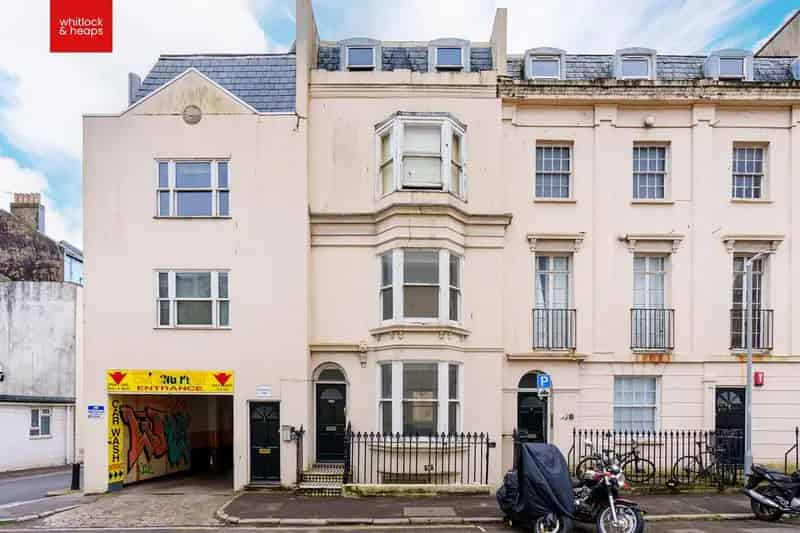 2 Bedroom Maisonette for Sale