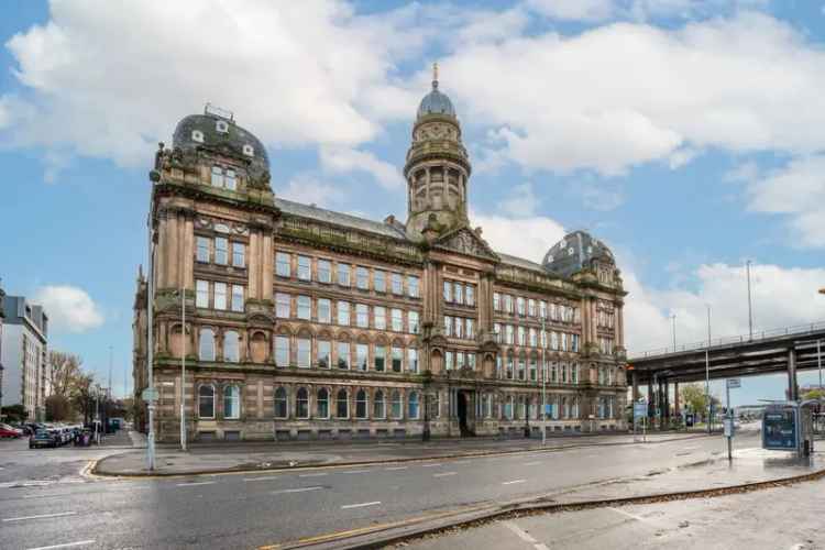 2-Bed Apartment in Victorian Building with Gym