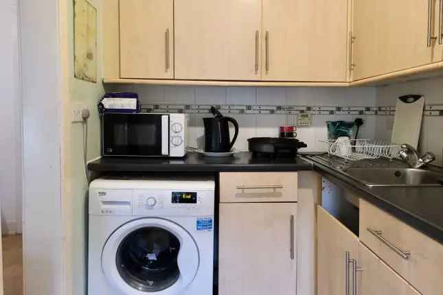 Flat for sale in Mannering Court, Glasgow G41