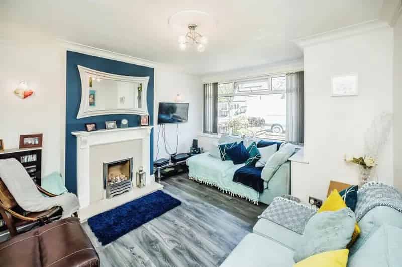 3 Bedroom Semi Detached House for Sale Dewsbury West Yorkshire