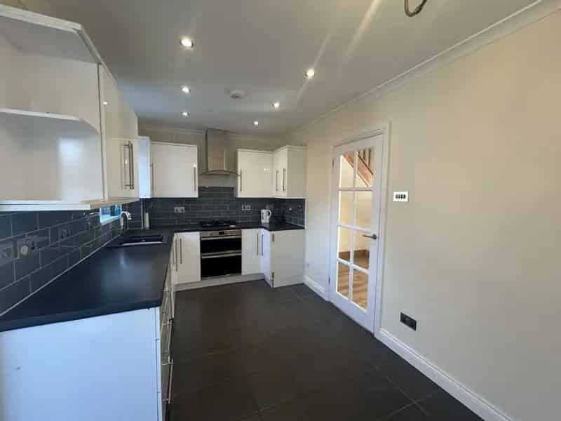 2 Bedroom Semi Detached House in Caerphilly