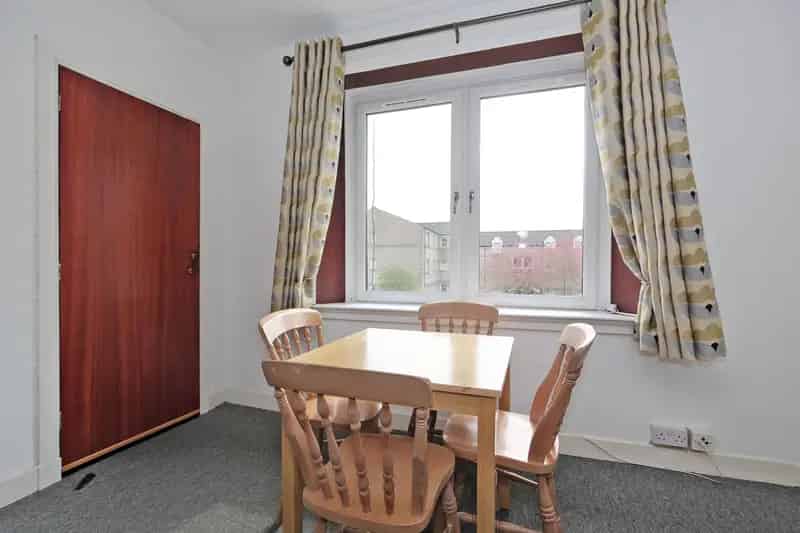 Spacious 2-Bedroom Flat Near University of Aberdeen